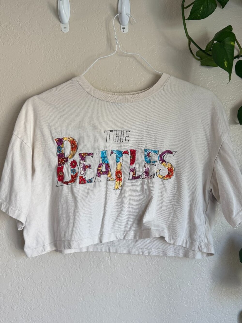 The Beatles Embroidered Floral Graphic Crop Tee Cream Women’s XXS - Picture 1 of 7